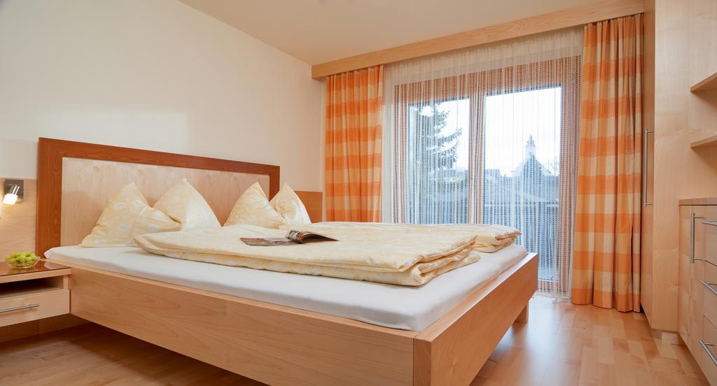 Hotel Hubertushof Latschach ober dem Faakersee Zewnętrze zdjęcie