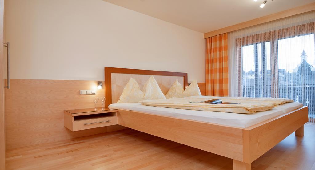 Hotel Hubertushof Latschach ober dem Faakersee Zewnętrze zdjęcie