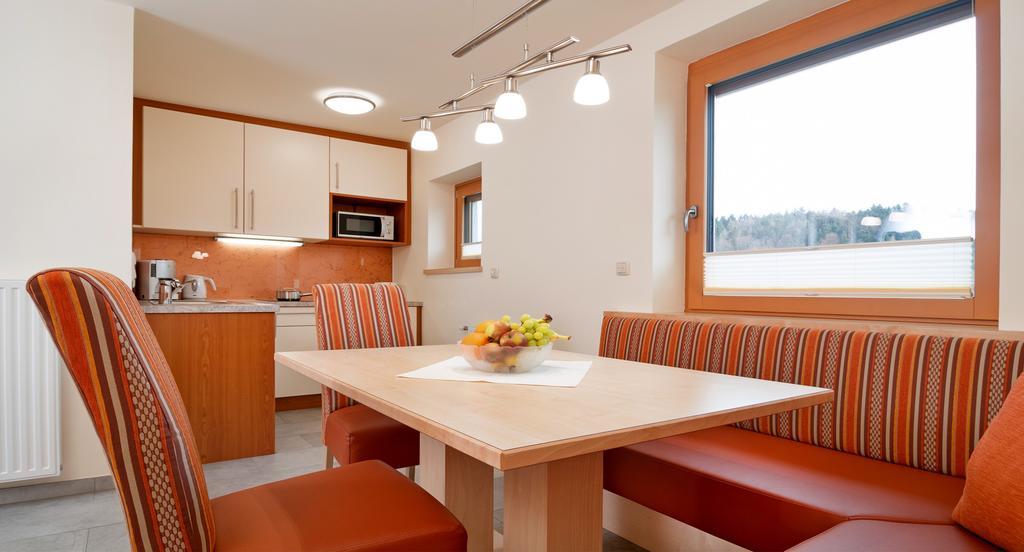 Hotel Hubertushof Latschach ober dem Faakersee Zewnętrze zdjęcie