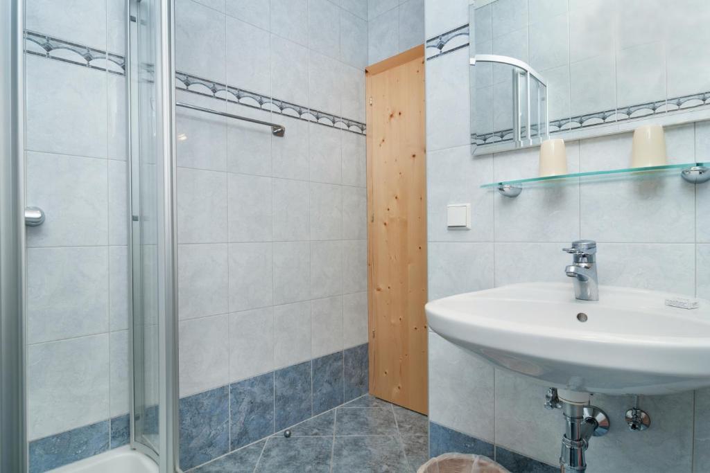 Hotel Hubertushof Latschach ober dem Faakersee Pokój zdjęcie