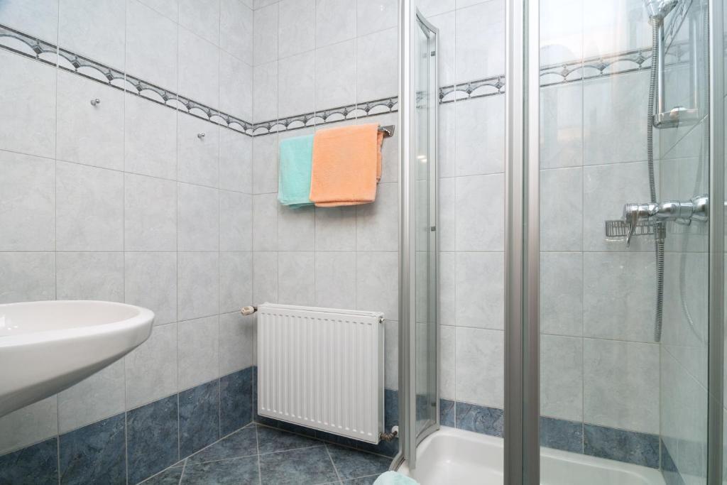 Hotel Hubertushof Latschach ober dem Faakersee Zewnętrze zdjęcie
