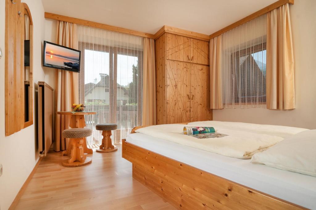 Hotel Hubertushof Latschach ober dem Faakersee Pokój zdjęcie