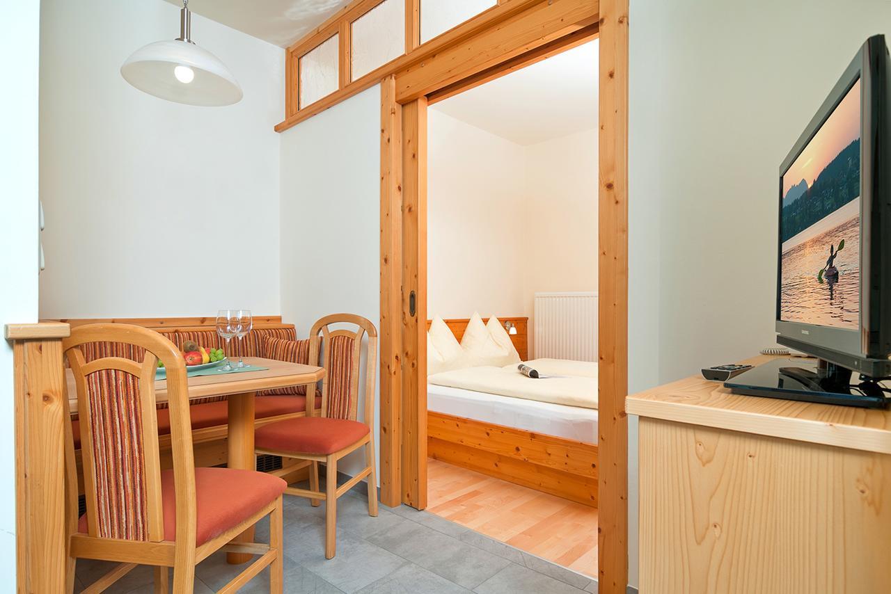 Hotel Hubertushof Latschach ober dem Faakersee Zewnętrze zdjęcie