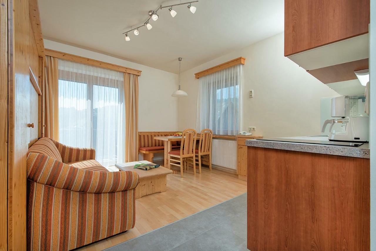 Hotel Hubertushof Latschach ober dem Faakersee Zewnętrze zdjęcie