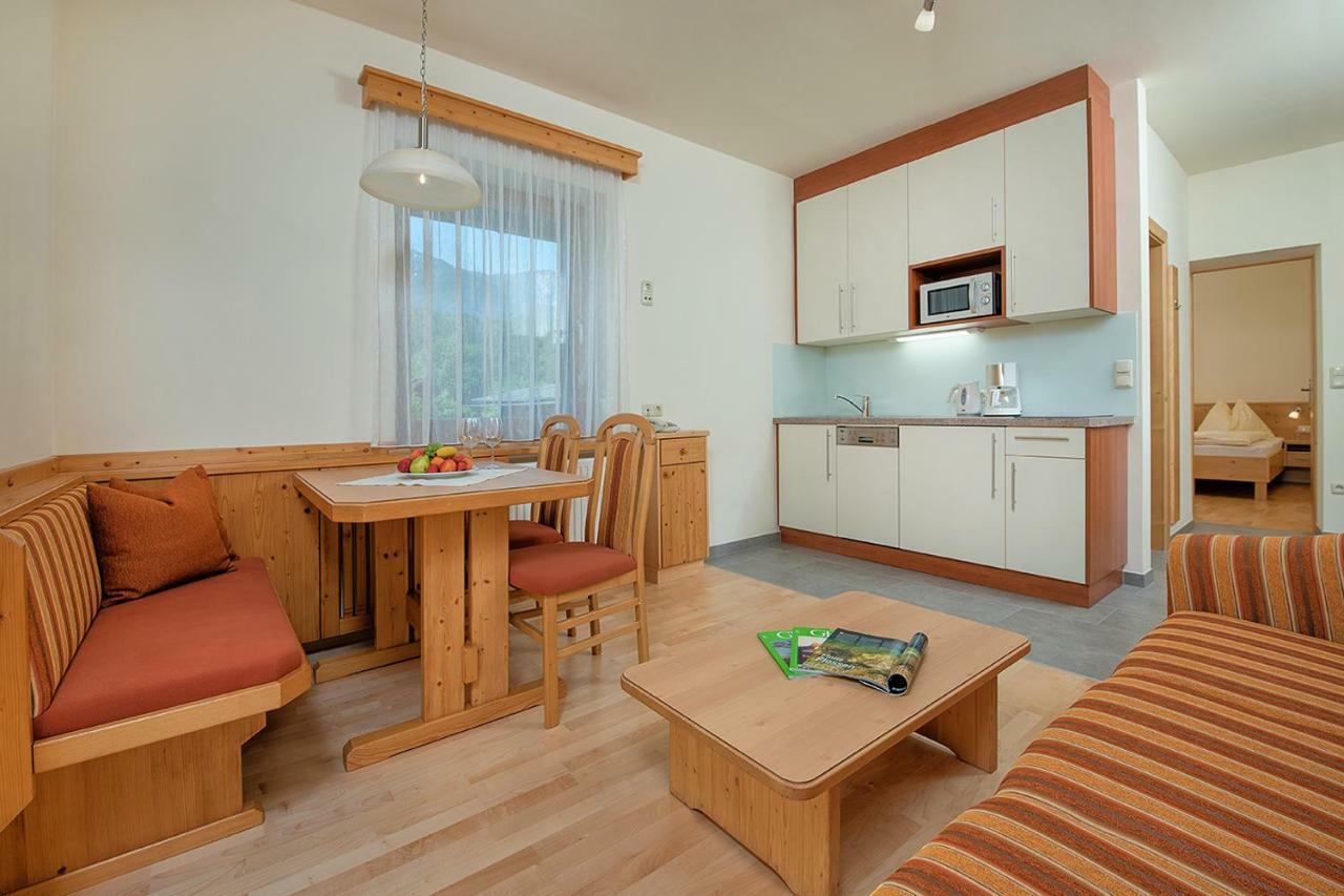 Hotel Hubertushof Latschach ober dem Faakersee Zewnętrze zdjęcie